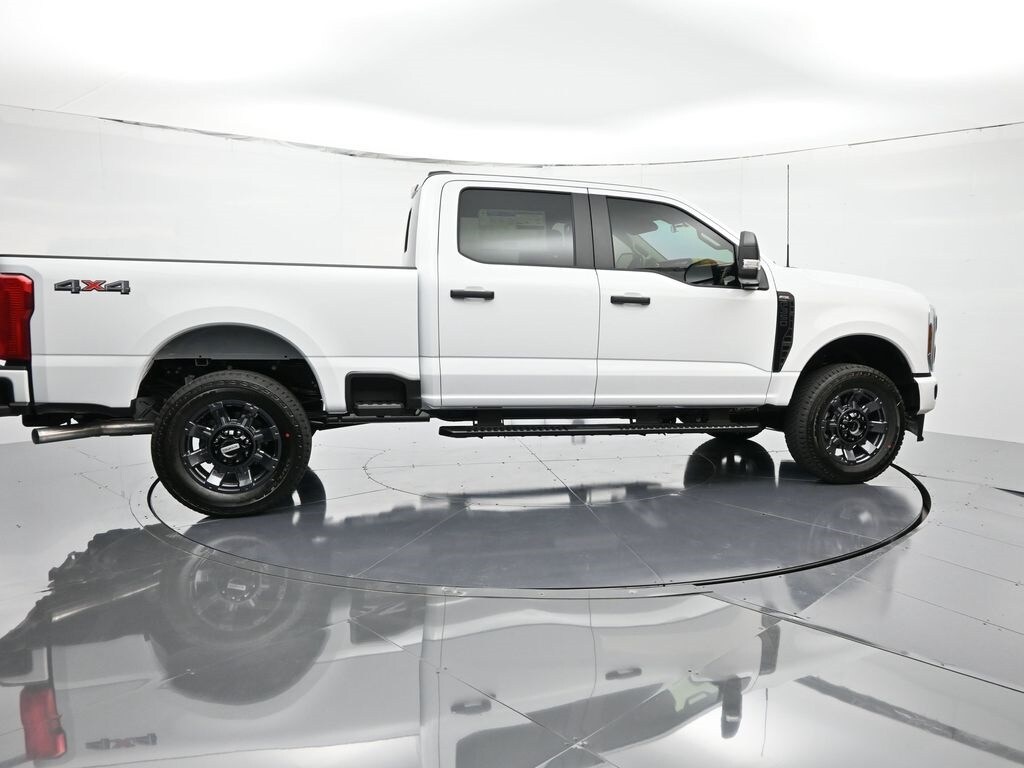 2026 Ford F-350 XL photo 3