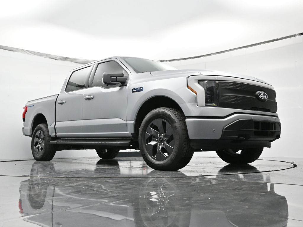 2025 Ford F-150 Lightning Flash - Photo 40