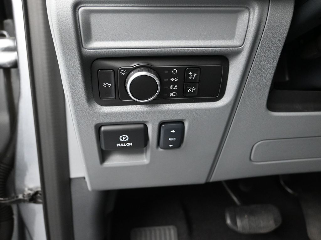 2025 Ford F-150 Lightning Flash - Photo 11