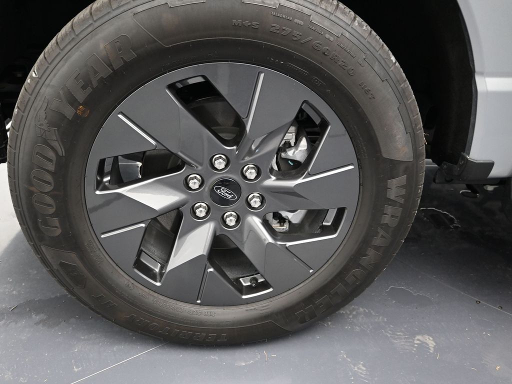 2025 Ford F-150 Lightning Flash - Photo 28