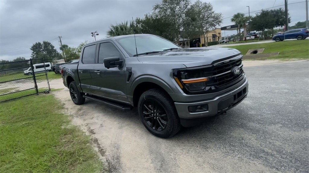 2025 Ford F-150 XLT photo 2