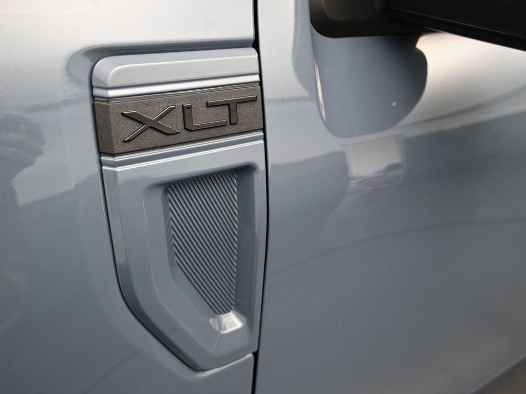 2025 Ford Maverick XLT - Photo 11