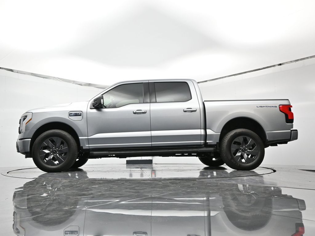 2025 Ford F-150 Lightning Flash - Photo 45