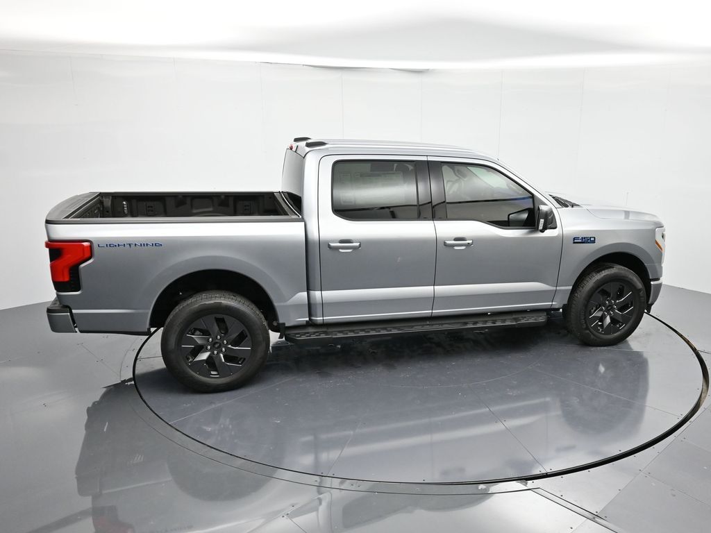 2025 Ford F-150 Lightning Flash - Photo 33