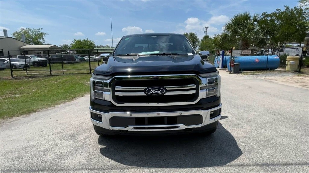 2025 Ford F-150 Lariat photo 3