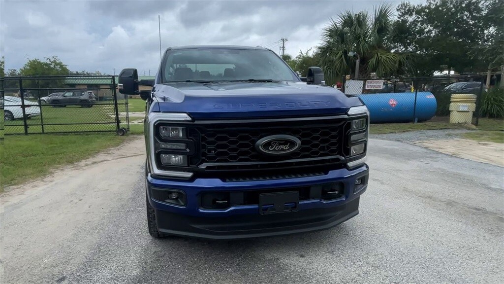 2026 Ford F-350 Lariat photo 3