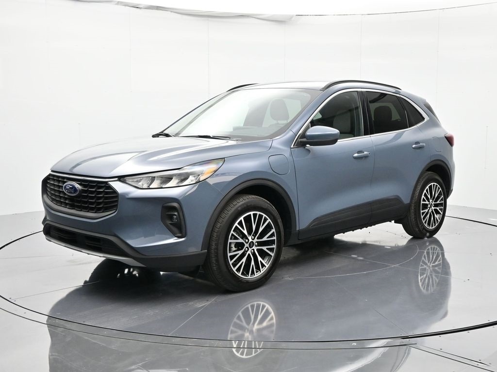 2025 Ford Escape PHEV's photo