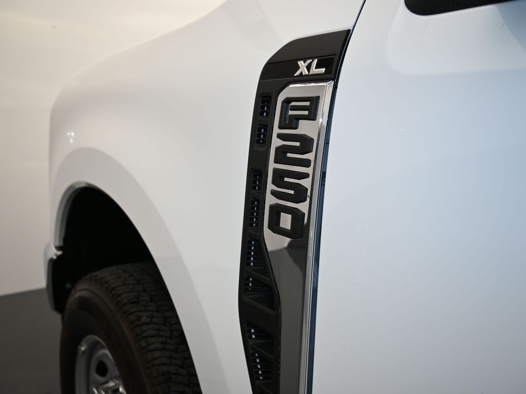 2026 Ford F-250 Super Duty XL - Photo 10