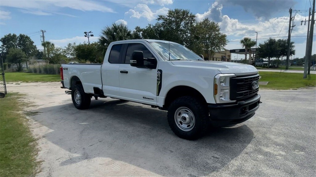 2025 Ford F-250 XL photo 2