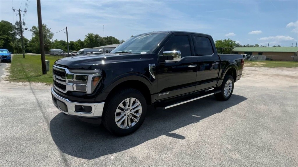 2025 Ford F-150 Lariat photo 4