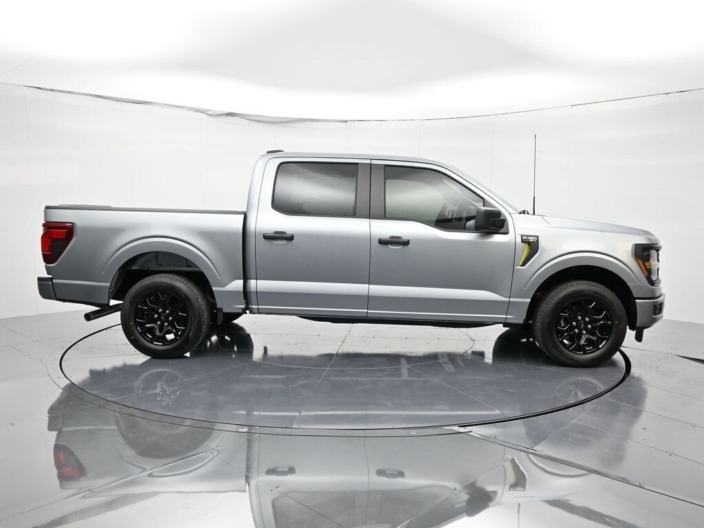 2025 Ford F-150 STX photo 4