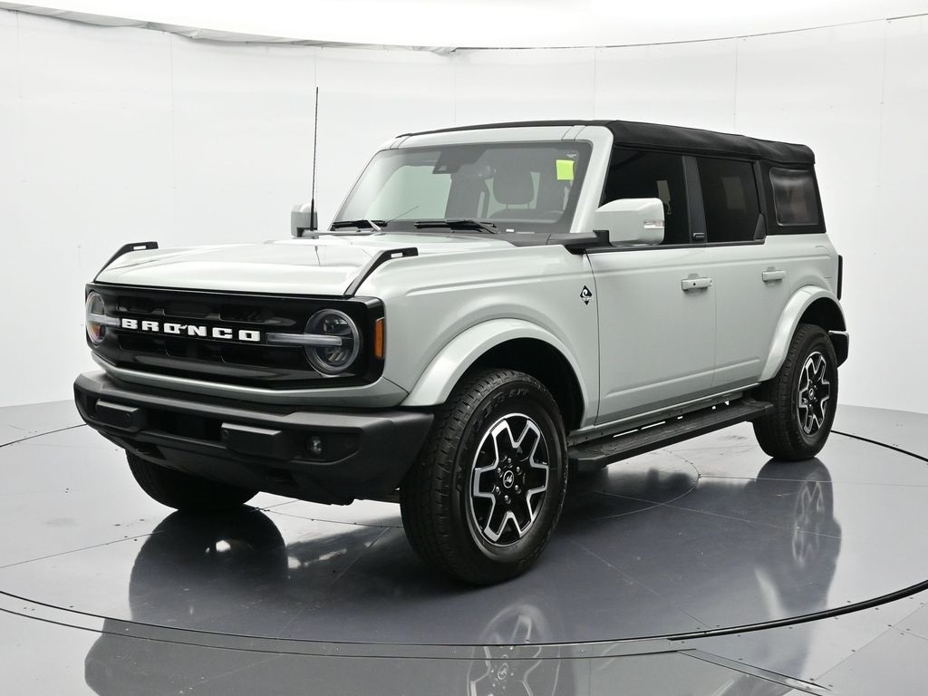 2024 Ford Bronco 4-Door Outer Banks's photo