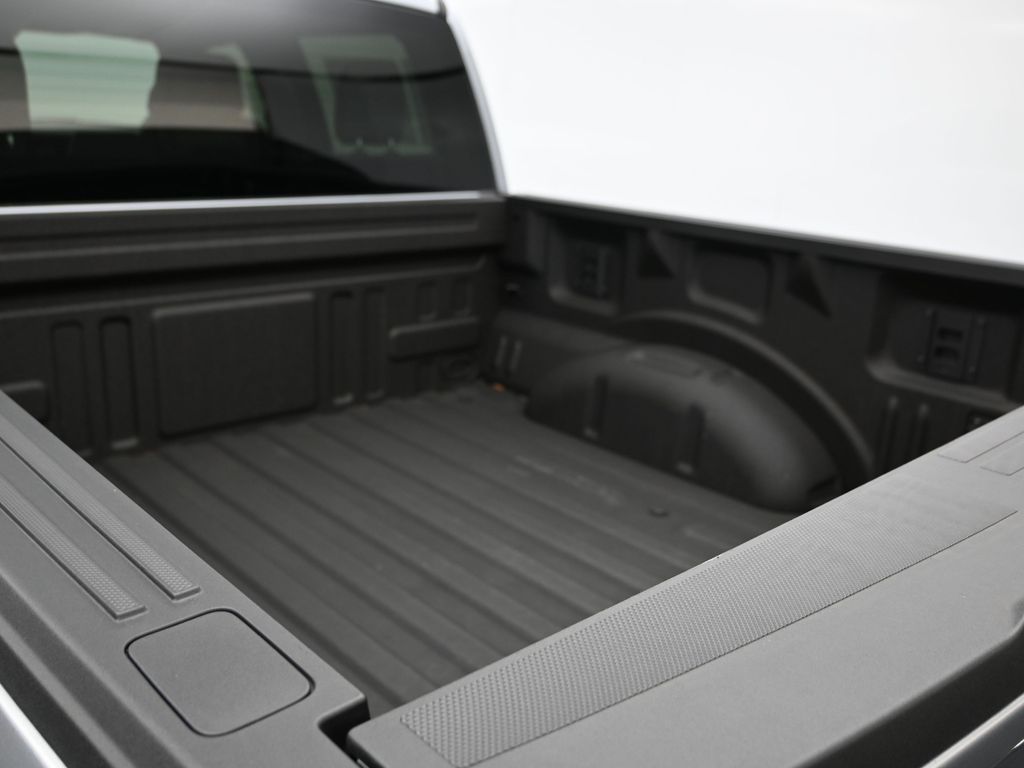 2025 Ford F-150 Lightning Flash - Photo 26