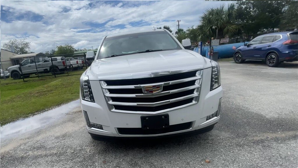 2019 Cadillac Escalade Premium Luxury photo 2