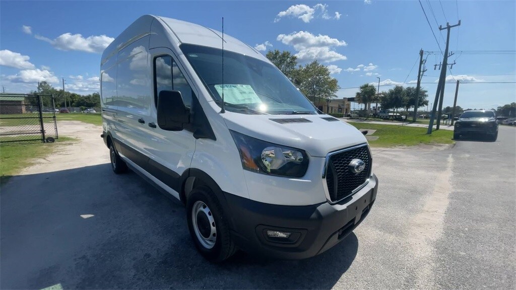 2025 Ford Transit photo 2