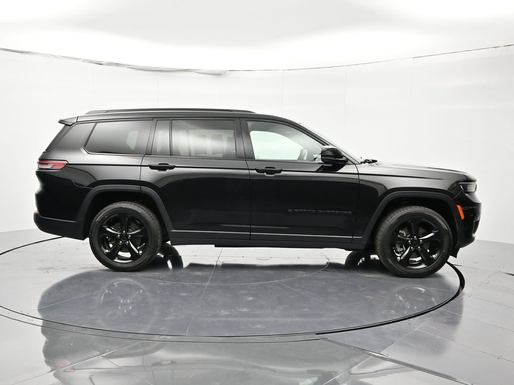 Used 2023 Jeep Grand Cherokee L Laredo SUV