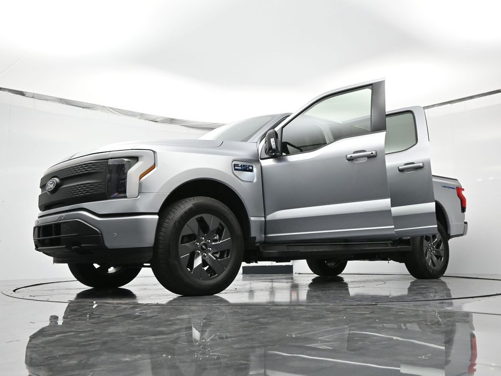 2025 Ford F-150 Lightning Flash - Photo 50