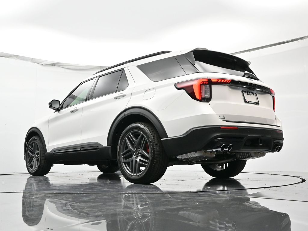 2026 Ford Explorer ST - Photo 40