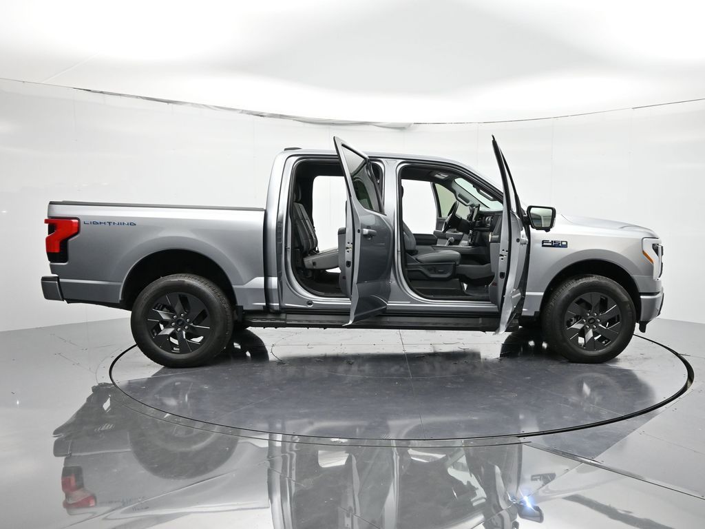 2025 Ford F-150 Lightning Flash - Photo 49