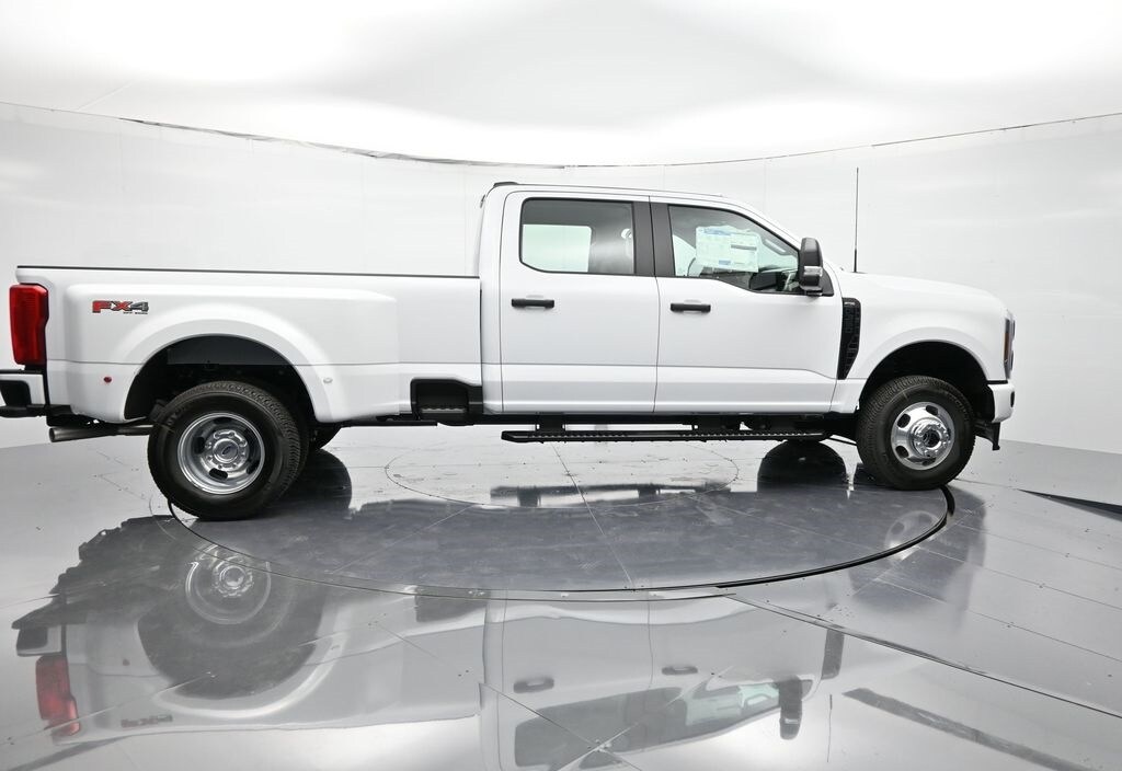 2026 Ford F-350 XL photo 4