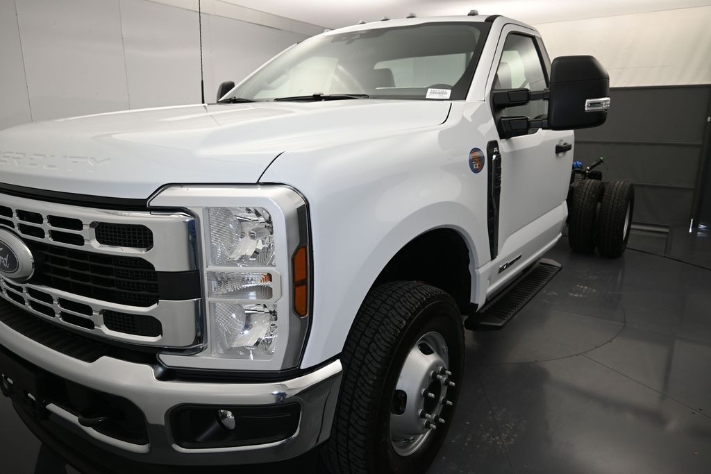 2026 Ford F-350 XL 4x4 Regular Cab 169-In DRW's photo