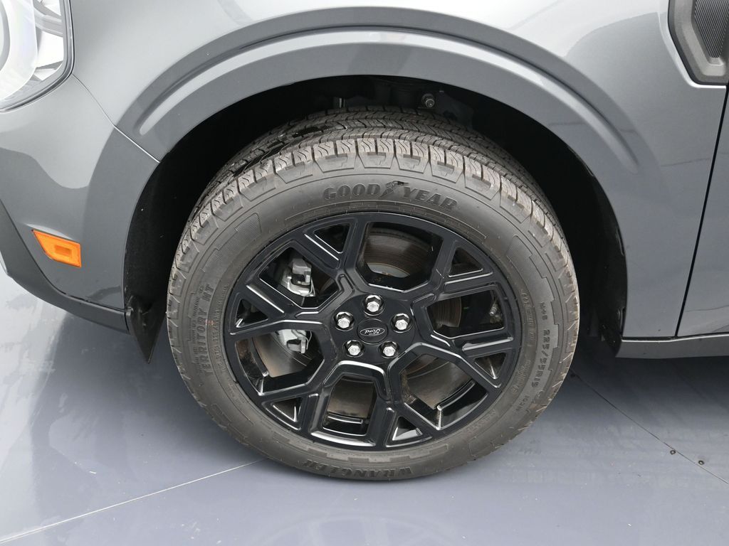 2025 Ford Maverick XLT - Photo 9