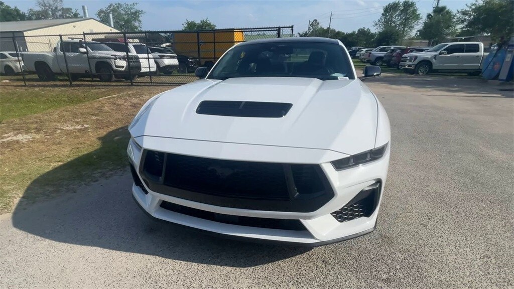 2025 Ford Mustang GT photo 3
