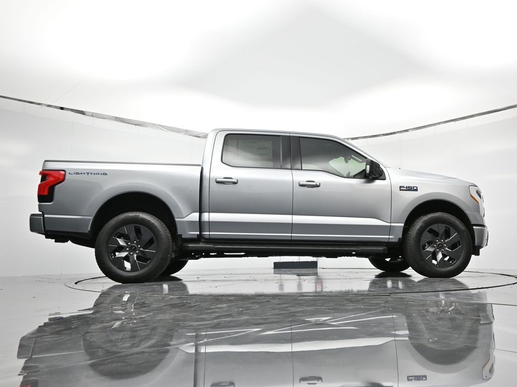 2025 Ford F-150 Lightning Flash - Photo 41