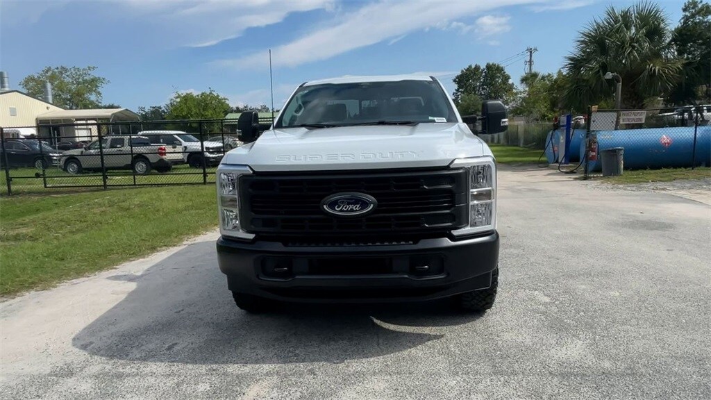 2025 Ford F-250 XL photo 3