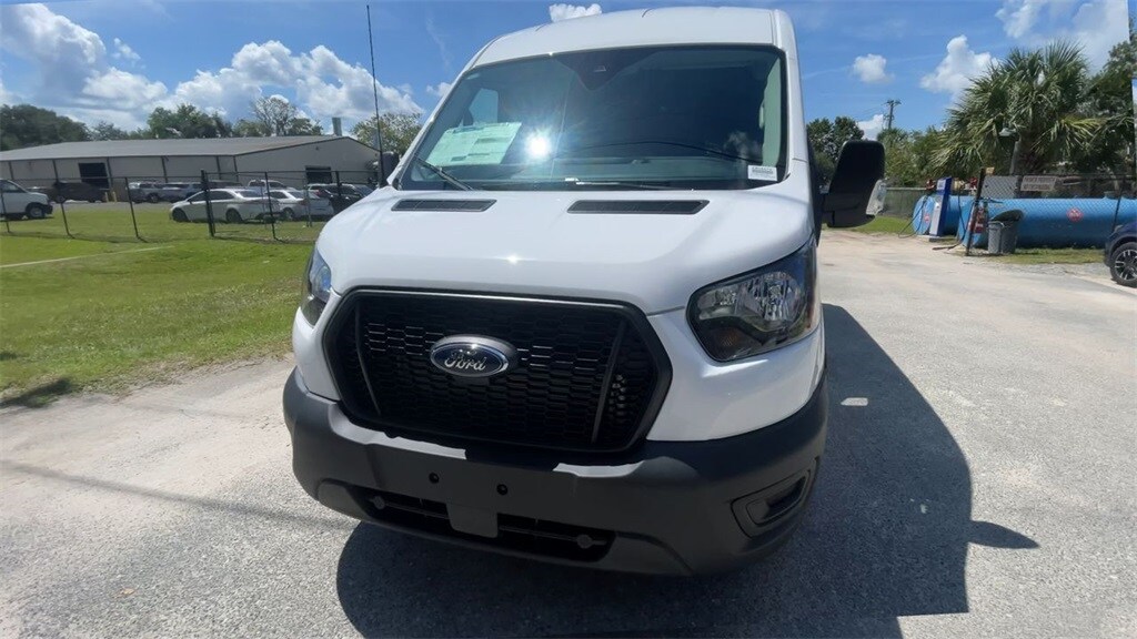 2025 Ford Transit photo 3