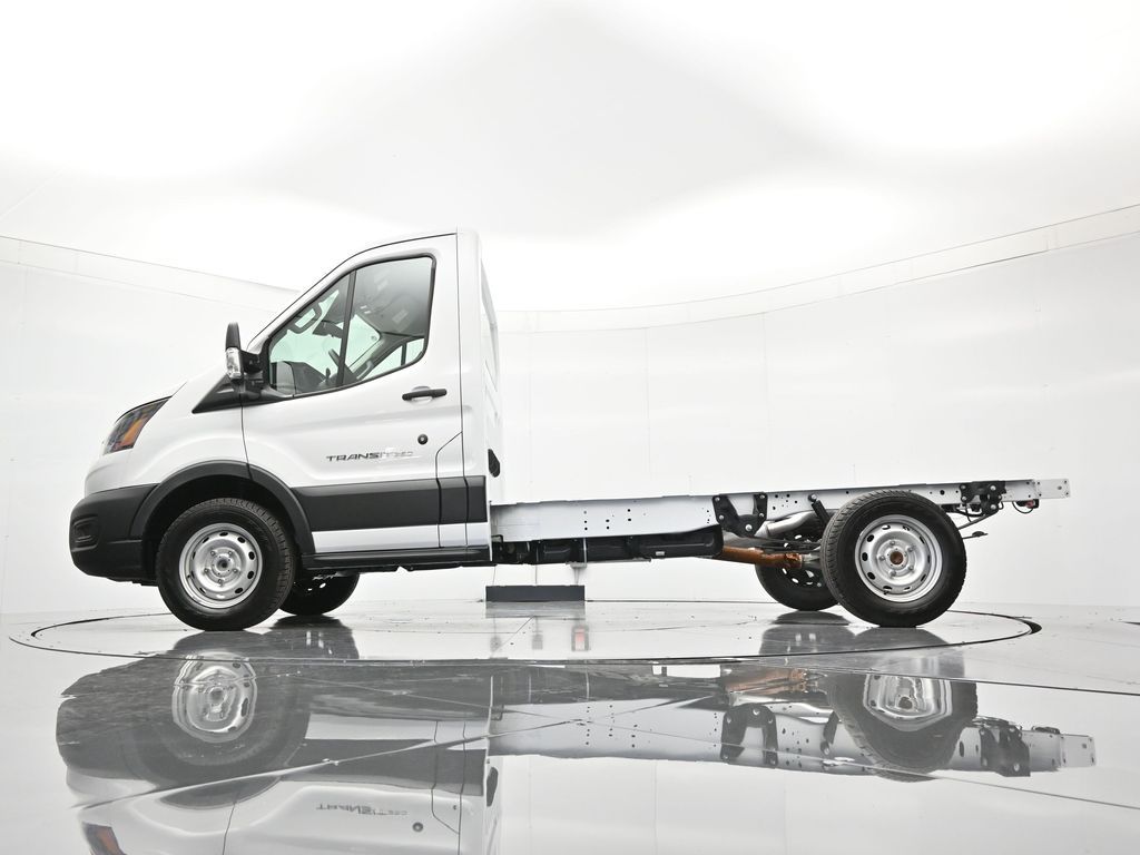 2025 Ford Transit Chassis Cab Base - Photo 38