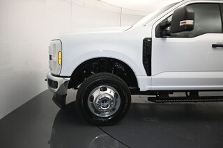 2027 Ford F-350 Chassis Truck Crew Cab
