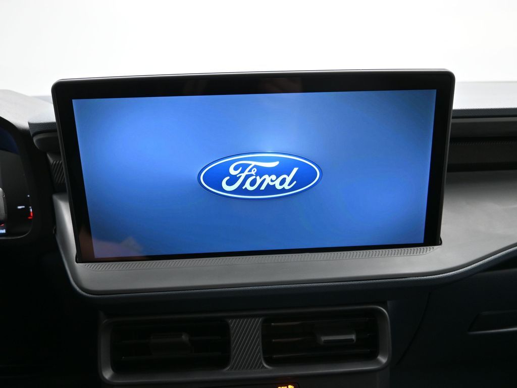 2025 Ford Maverick XLT - Photo 17