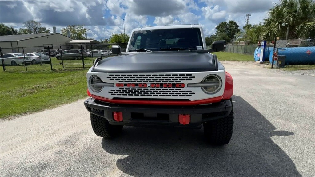 2025 Ford Bronco First Edition photo 2