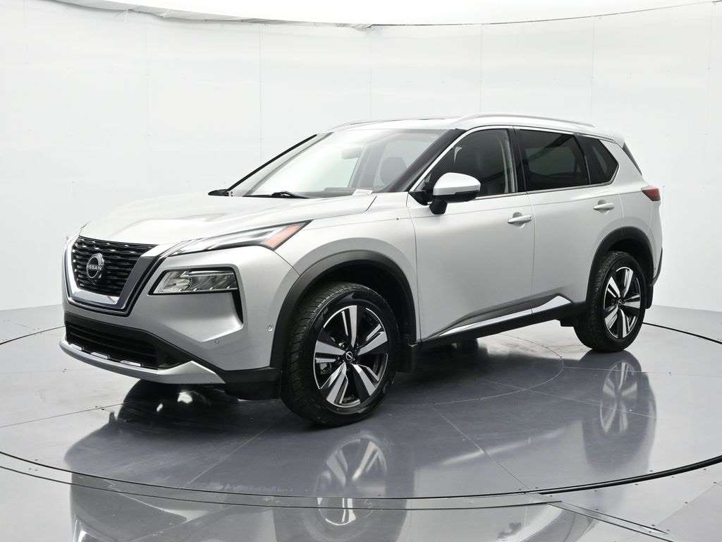 2023 Nissan Rogue Platinum's photo
