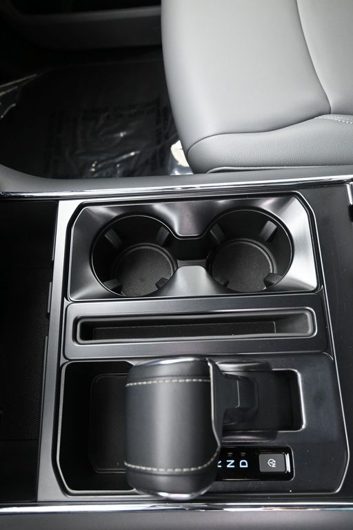 2025 Ford F-150 Lightning Flash - Photo 18