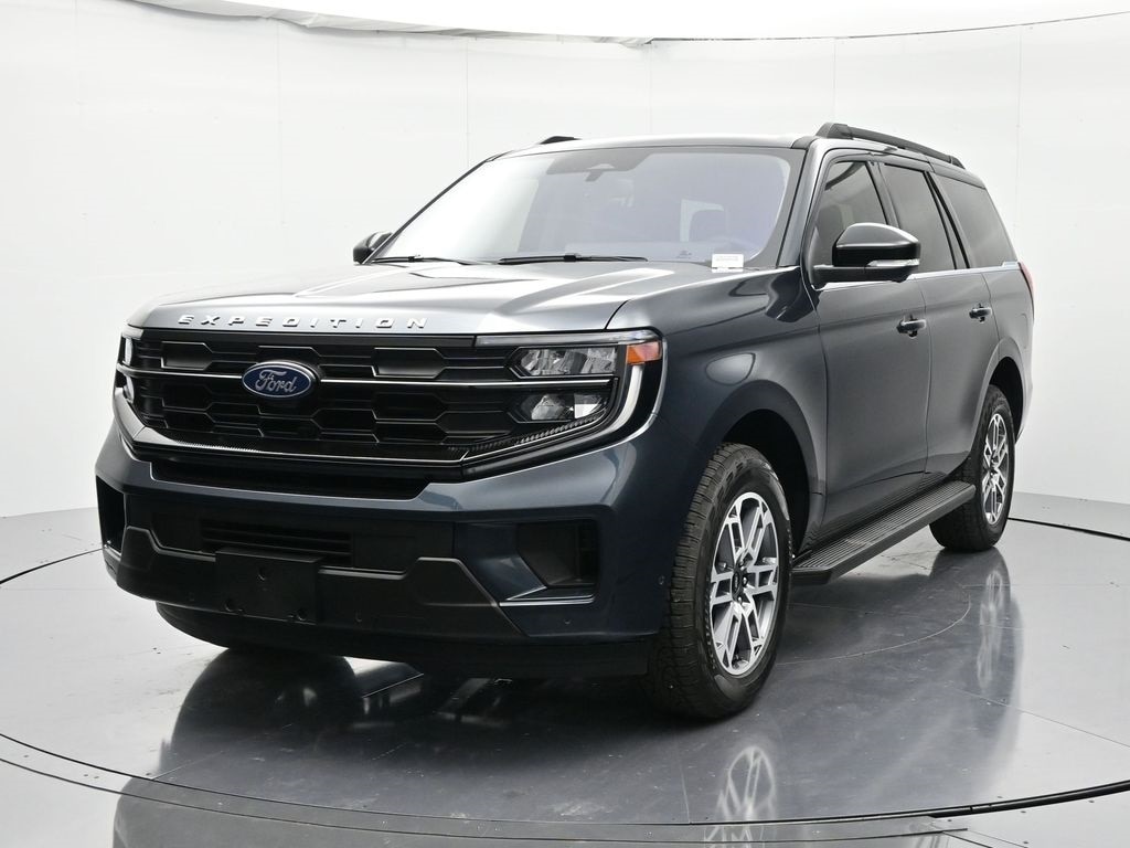 2025 Ford Expedition Active's photo