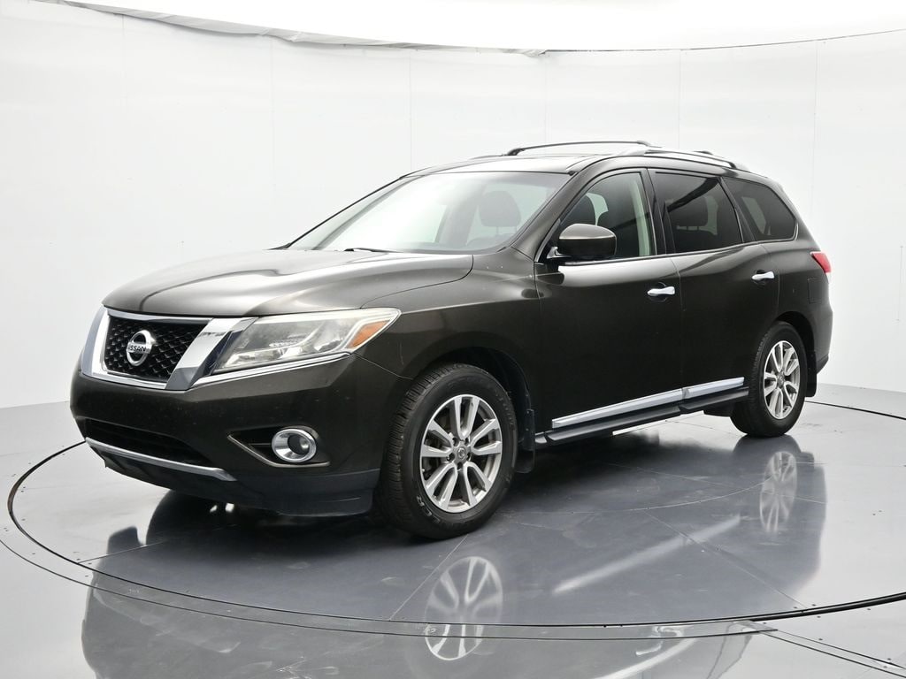 2015 Nissan Pathfinder SL's photo