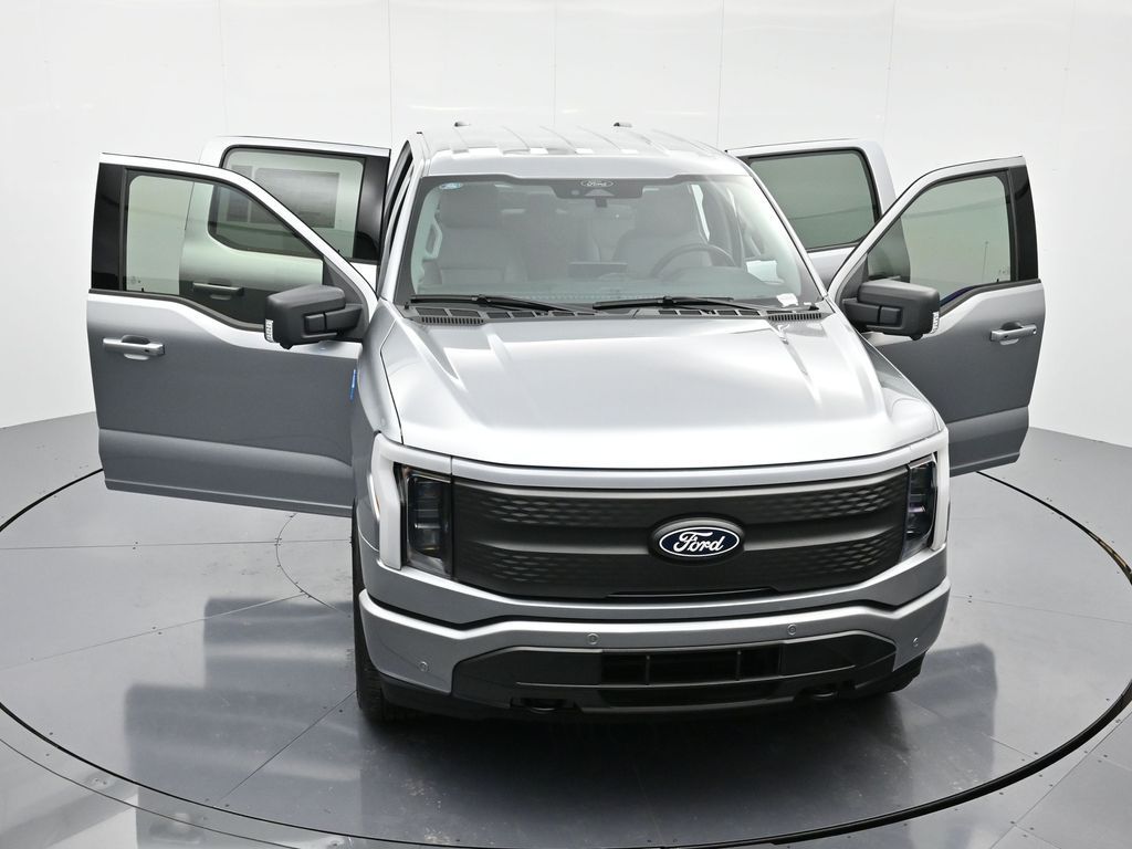 2025 Ford F-150 Lightning Flash - Photo 46