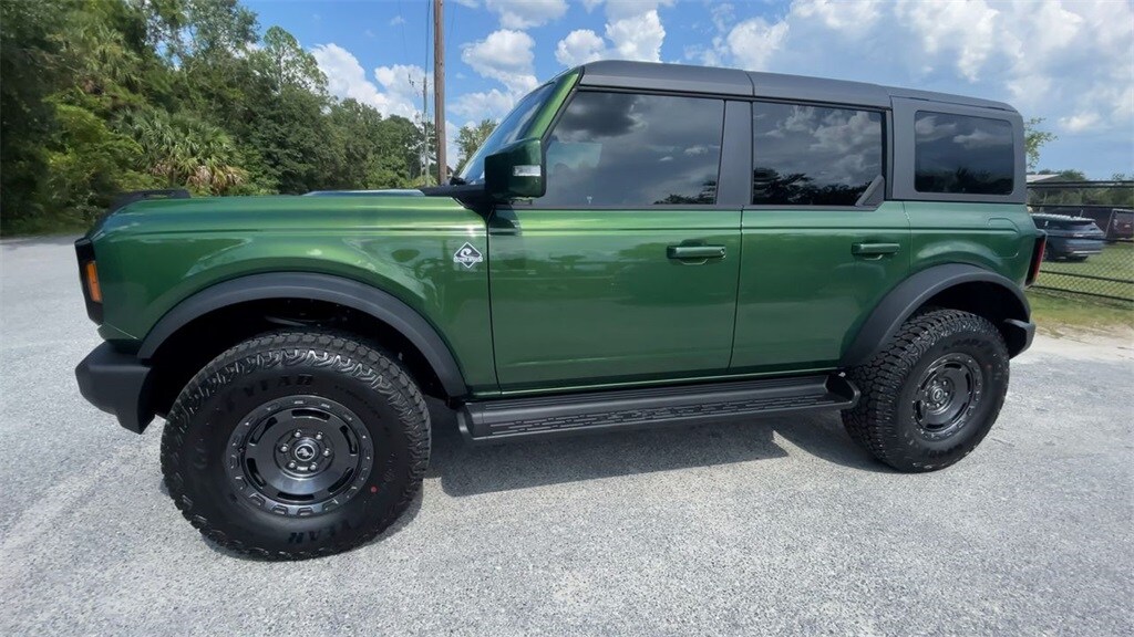2025 Ford Bronco Outer Banks photo 4