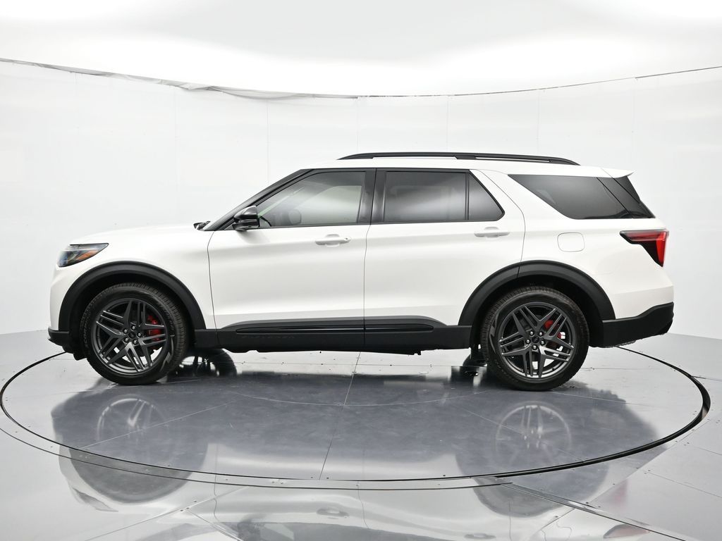 2026 Ford Explorer ST - Photo 8