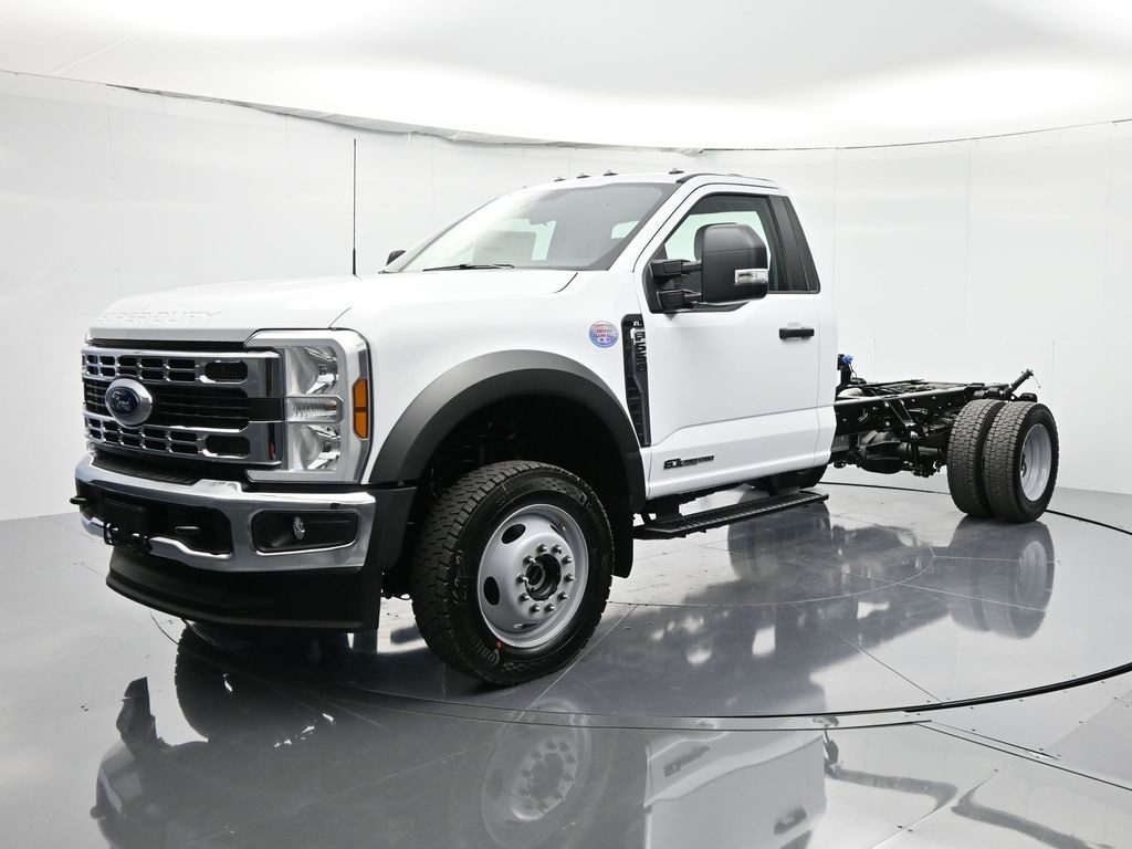 2026 Ford F-550 Super Duty Chassis Cab XL's photo