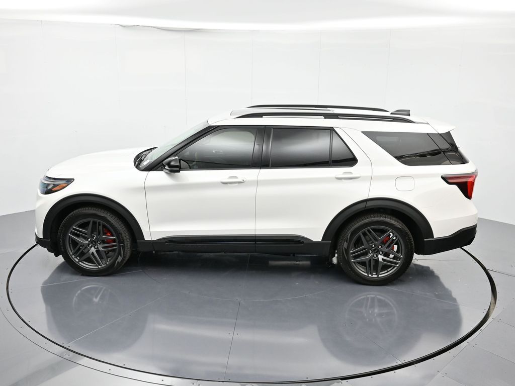 2026 Ford Explorer ST - Photo 33