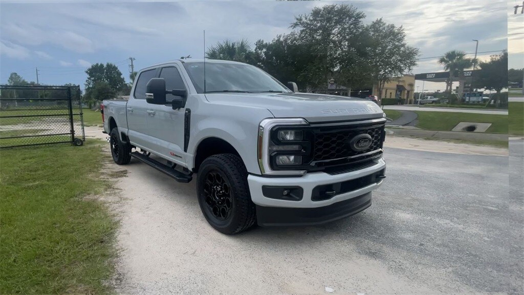 2026 Ford F-350 XLT photo 2