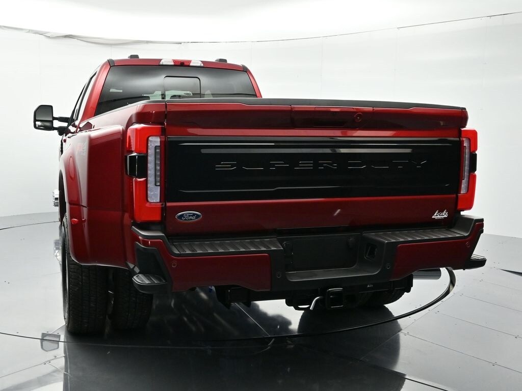 2026 Ford F-350 Platinum photo 2