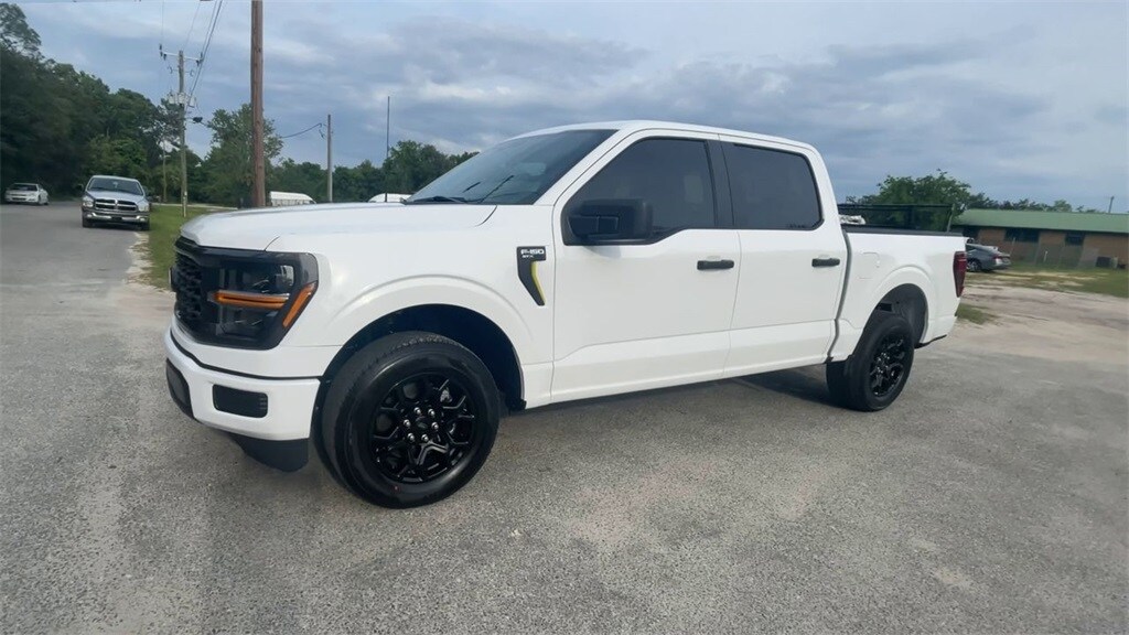 2025 Ford F-150 STX photo 4