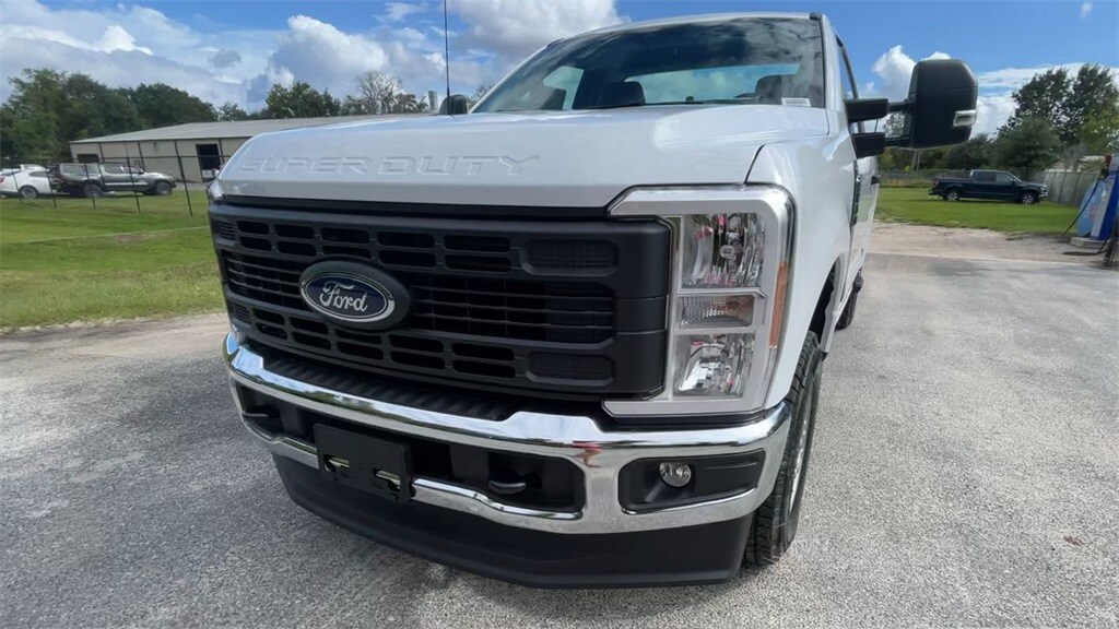 2026 Ford F-250 XL photo 3