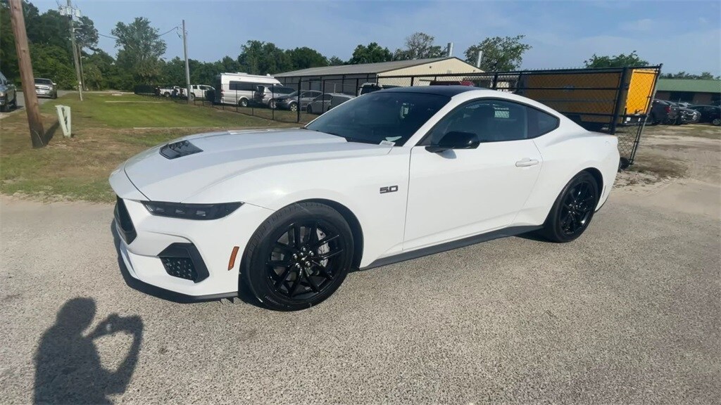 2025 Ford Mustang GT photo 4
