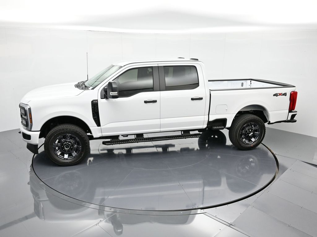 2026 Ford F-350 Super Duty Chassis Cab XL - Photo 33