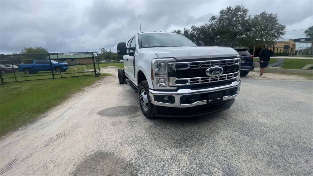 2026 Ford F-350 XL photo 3